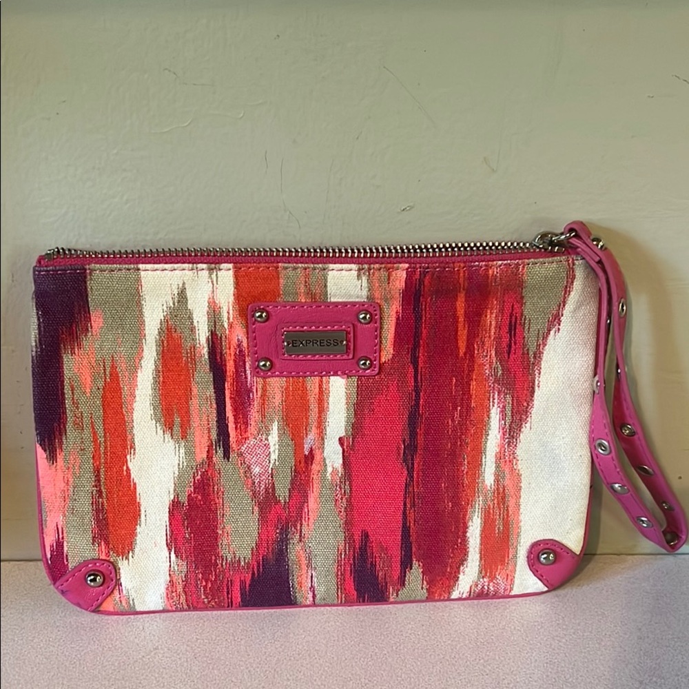 Chevron Express Pink and Red Wristlet Clutch